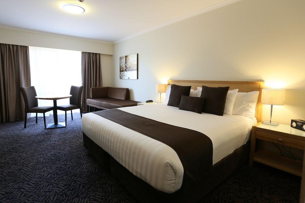 Best Western Plus Hovell Tree Inn Олбери Экстерьер фото