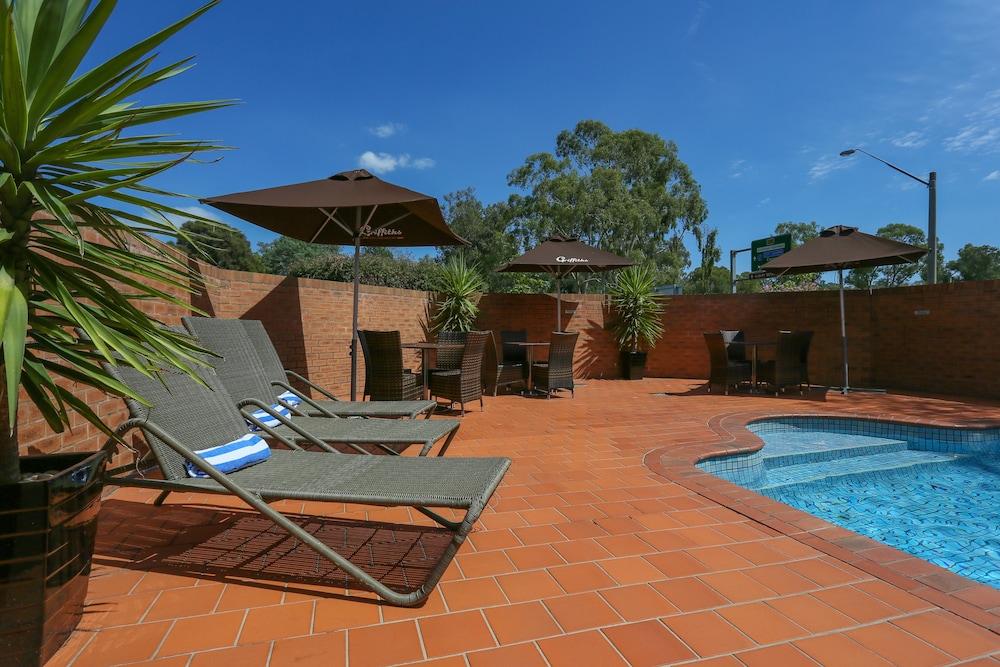 Best Western Plus Hovell Tree Inn Олбери Экстерьер фото