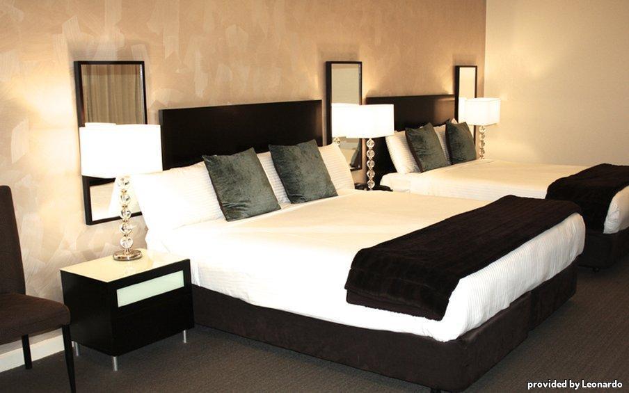 Best Western Plus Hovell Tree Inn Олбери Экстерьер фото