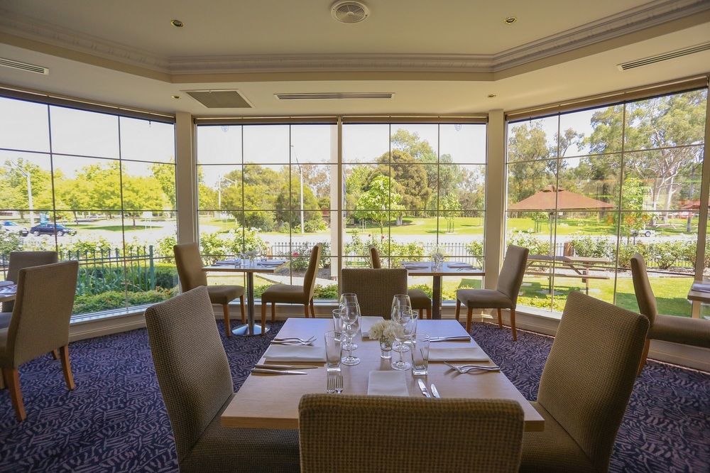 Best Western Plus Hovell Tree Inn Олбери Экстерьер фото