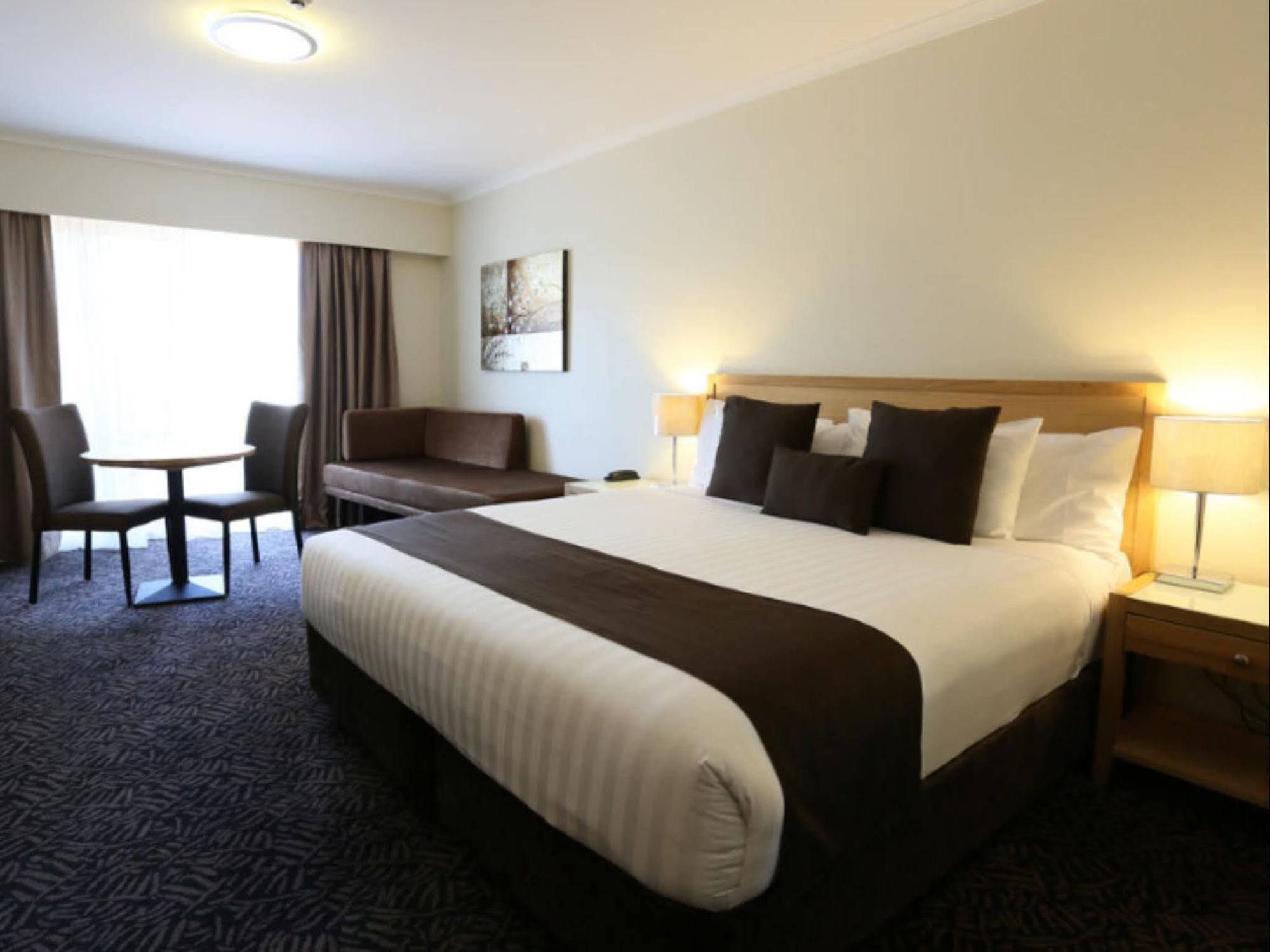 Best Western Plus Hovell Tree Inn Олбери Экстерьер фото